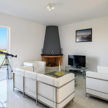 Villa Asteria Pearl 1 With Jacuzzi *